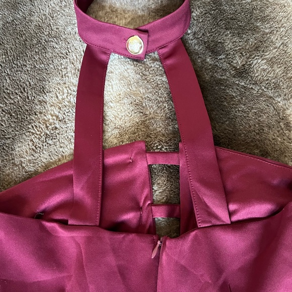 Fashion nova burgundy dress size Small gold button choker - Picture 7 of 9